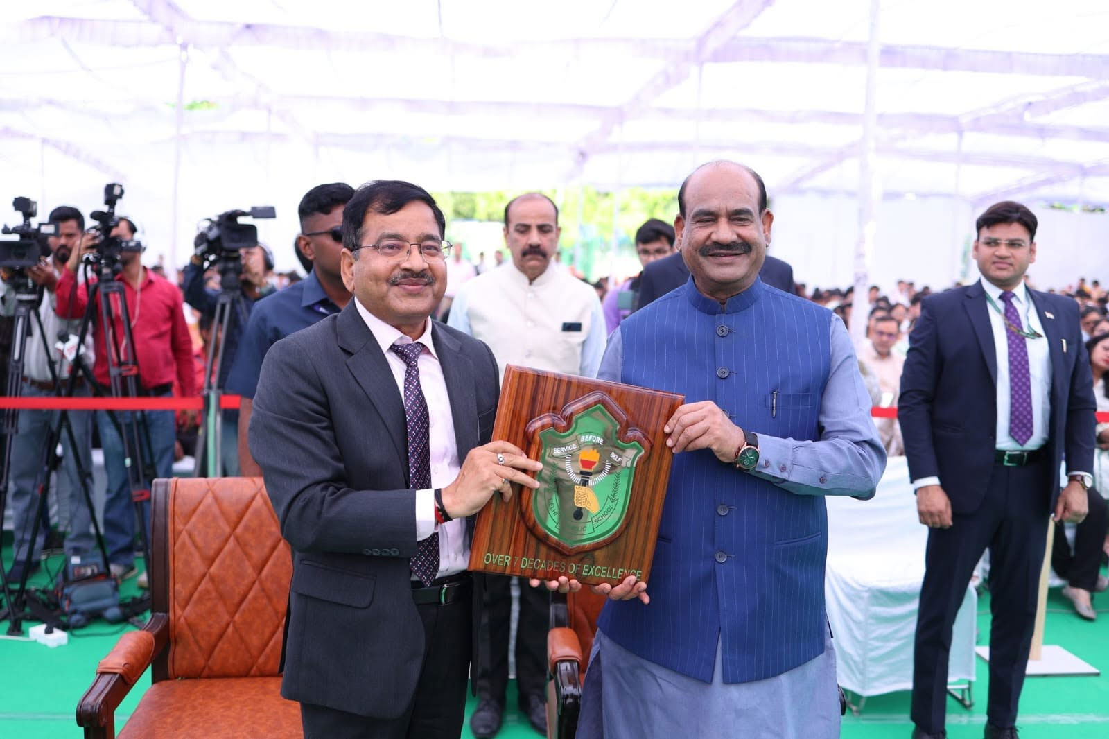 Honourable Speaker of the Lok Sabha, Shri Om Birla at DPS Mathura Road’s Annual Award Ceremony for Classes IX & XI (Batch 2025–26)